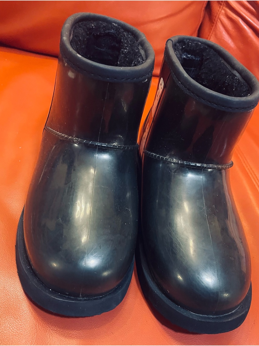 UGG Kids Clear Classic mini boot in black - Picture 4 of 7